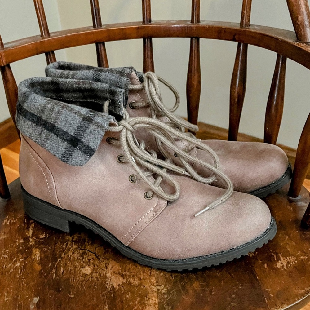 Cliffs by White Mountain Boots